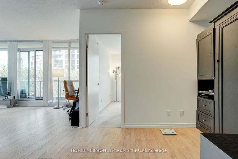  383 - 209 Fort York Blvd  Toronto, M5V 4A1 | Image 4