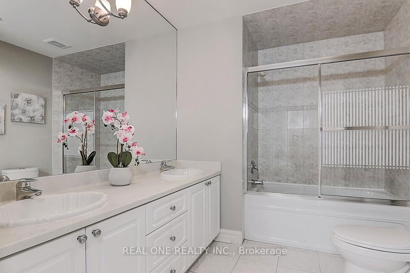 286 Hollywood Ave  Toronto, M2N 3K9 | Image 14