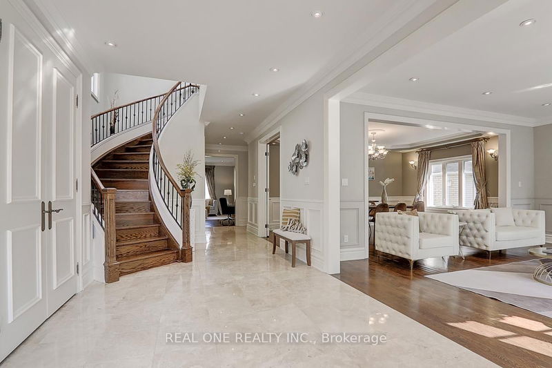 286 Hollywood Ave  Toronto, M2N 3K9 | Image 2