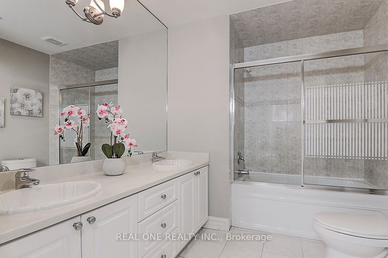 286 Hollywood Ave  Toronto, M2N 3K9 | Image 32