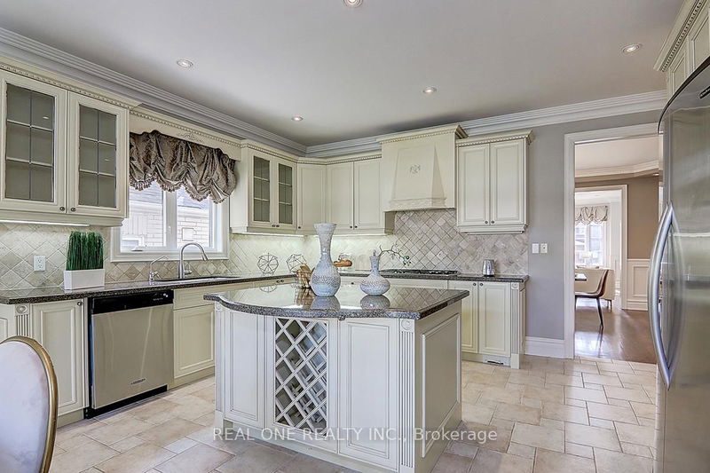 286 Hollywood Ave  Toronto, M2N 3K9 | Image 6