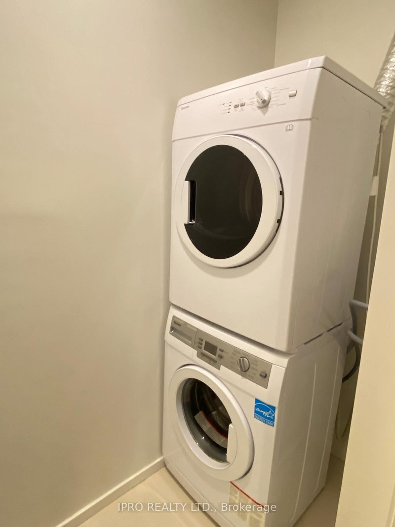 1004 - 1 Bloor St E, Toronto, M4W 0A8 | Image 3