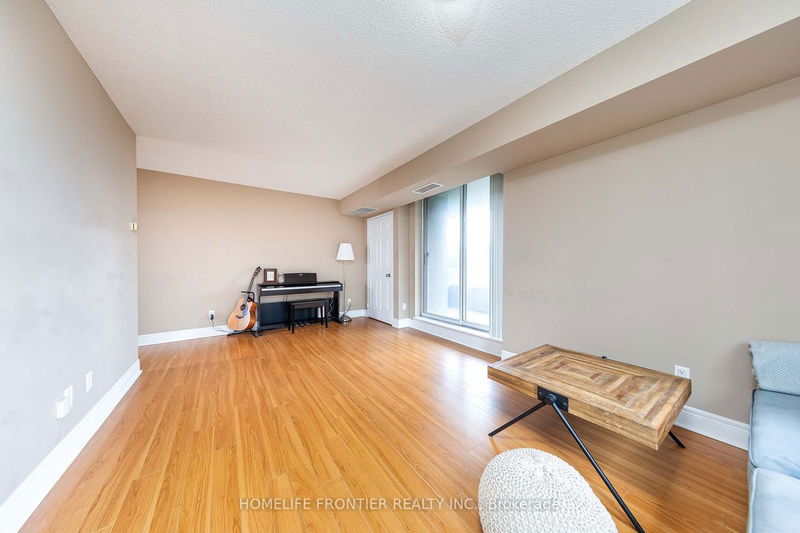  305 - 18 Hillcrest Ave  Toronto, M2N 6T5 | Image 3