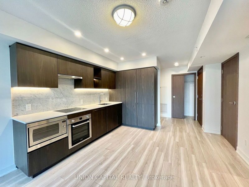 home for lease on 611-17 Bathurst Street