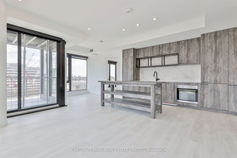 home for lease on 806-505 Richmond Street W