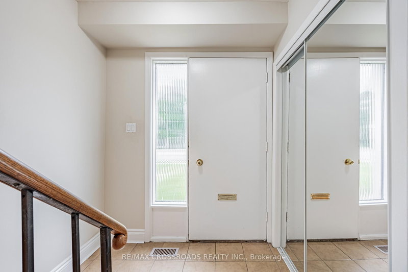 1068 Lawrence Ave E, Toronto, M3C 1R6 | Image 3