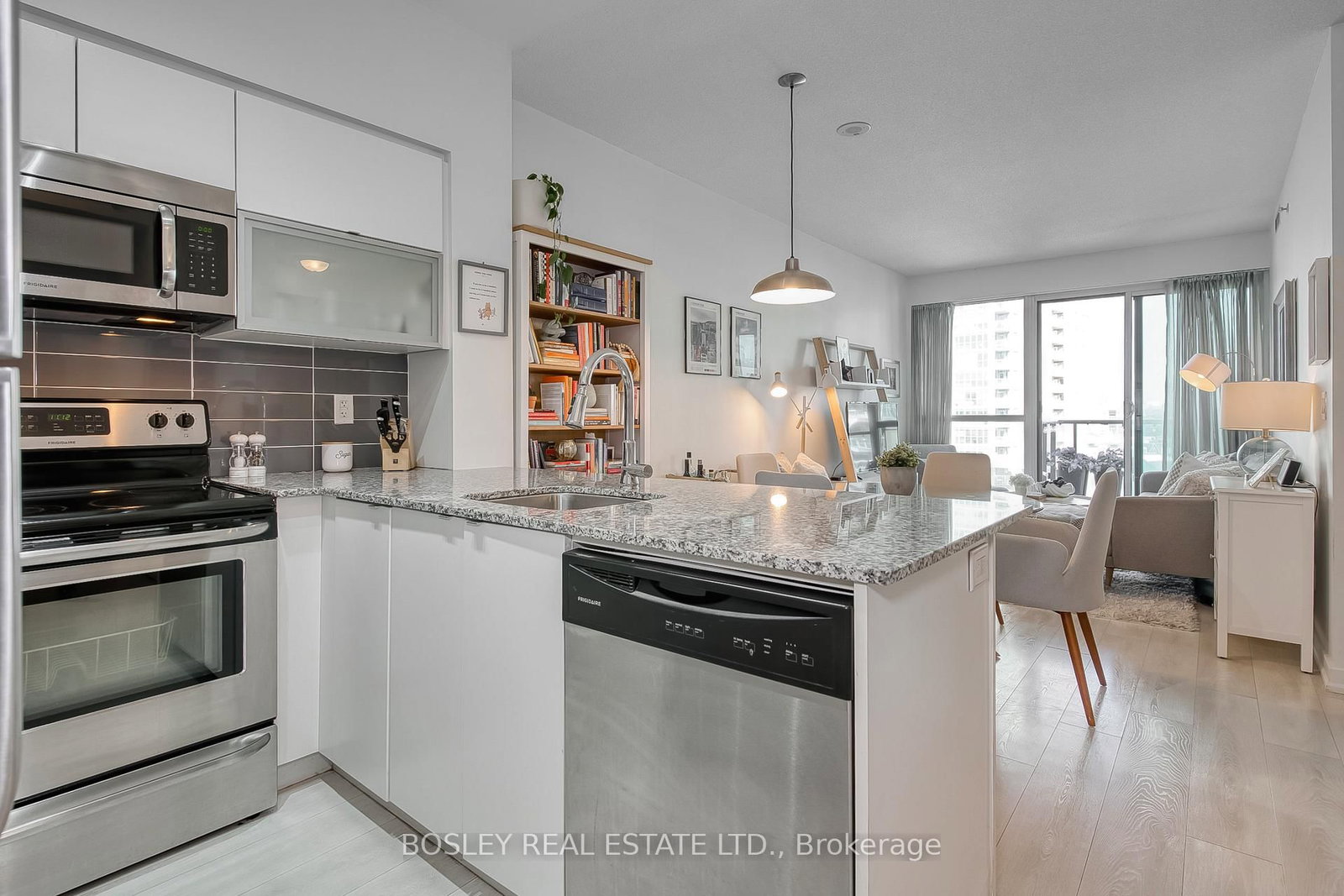 Listing Image 7