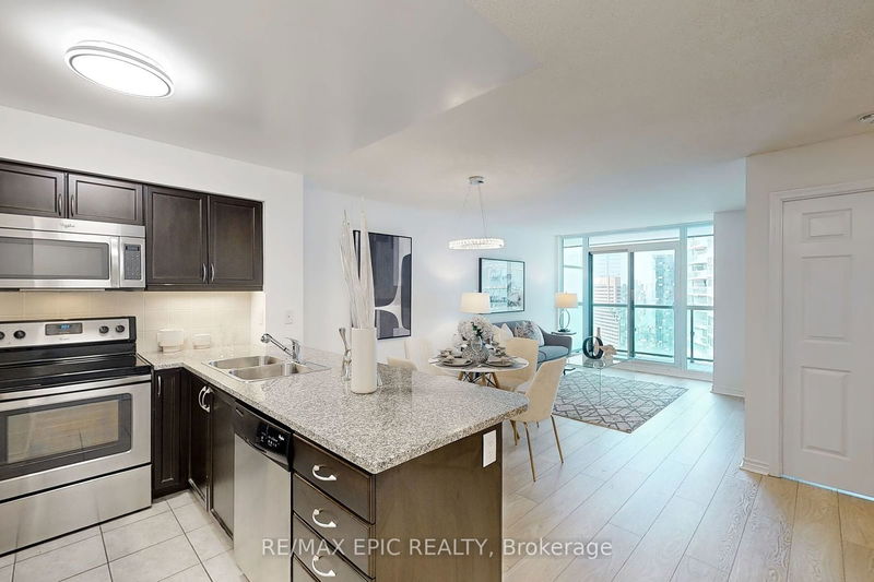  3305 - 19 Grand Trunk Cres  Toronto, M5J 3A3 | Image 17