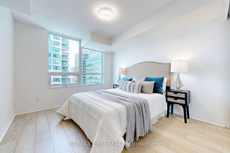  3305 - 19 Grand Trunk Cres  Toronto, M5J 3A3 | Image 22