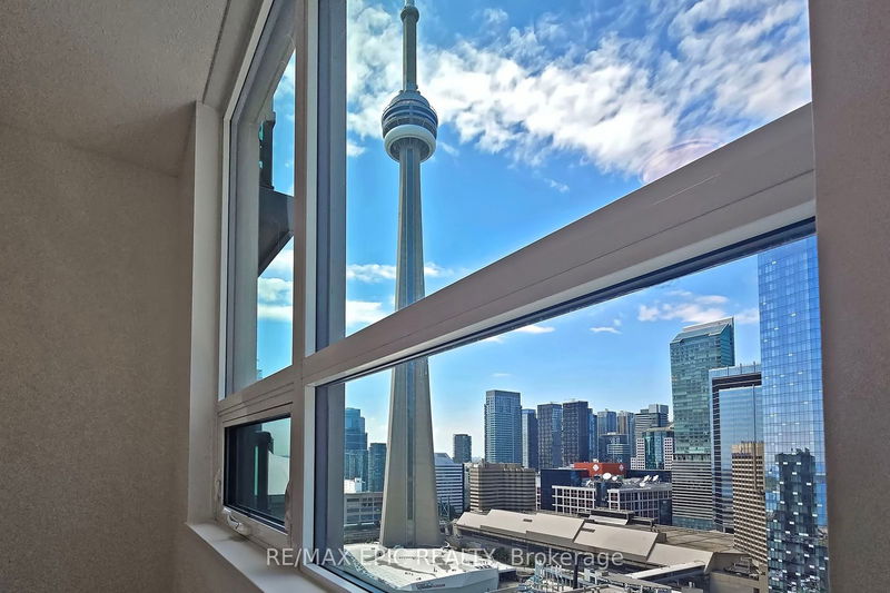  3305 - 19 Grand Trunk Cres  Toronto, M5J 3A3 | Image 24