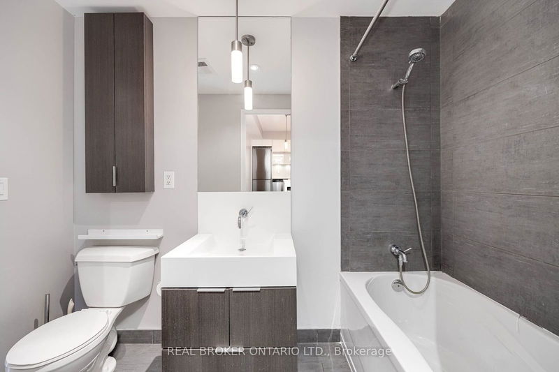  3903 - 110 Charles St E Toronto, M4Y 1T5 | Image 21