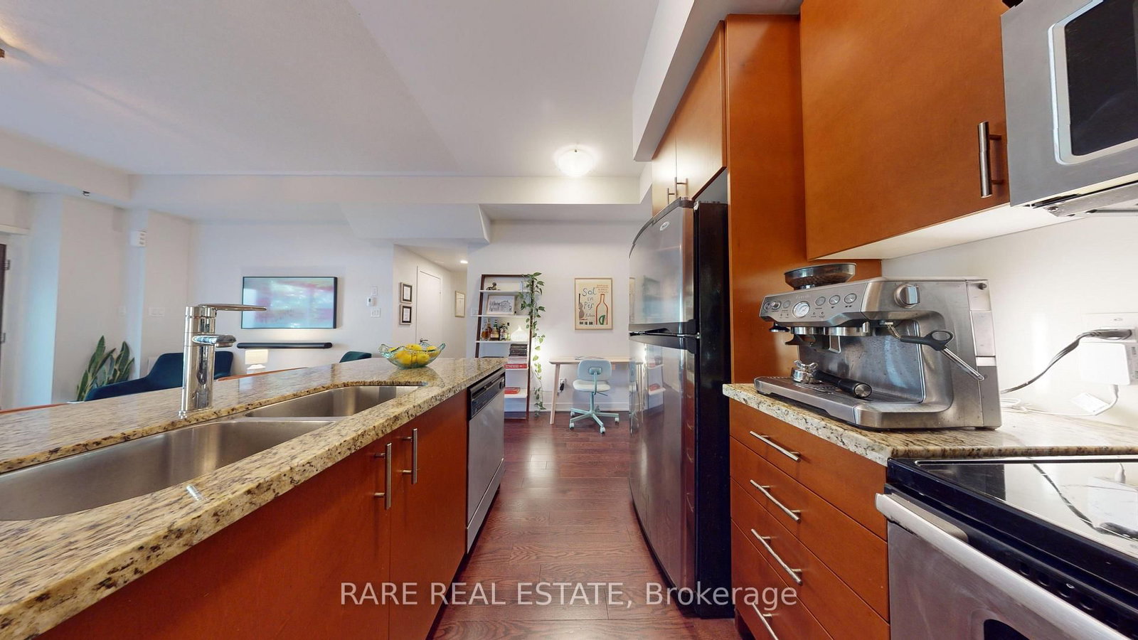 Listing Image 7
