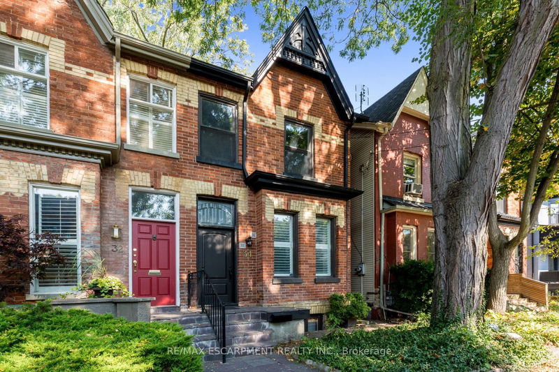 home for lease on 34 Salisbury Avenue