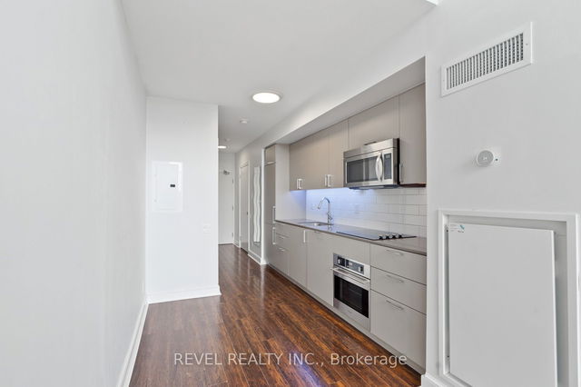 643 - 5 Hanna Avenue