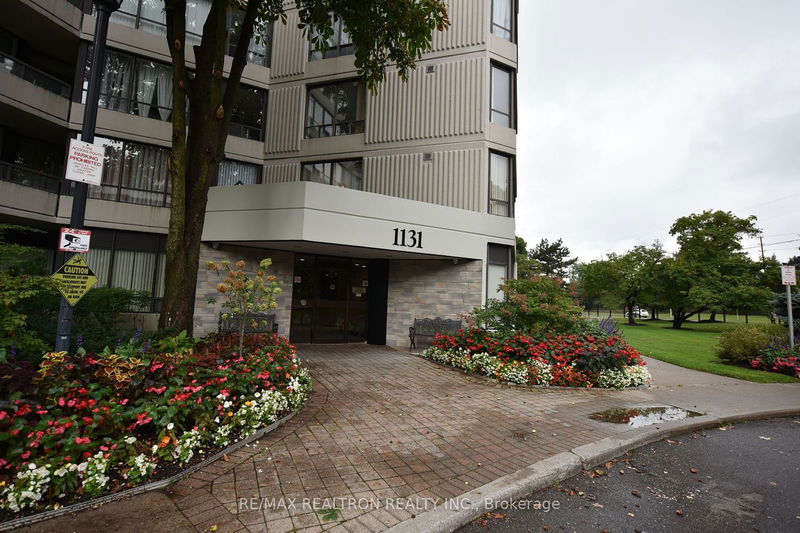 home for lease on 1001-1131 Steeles Avenue W
