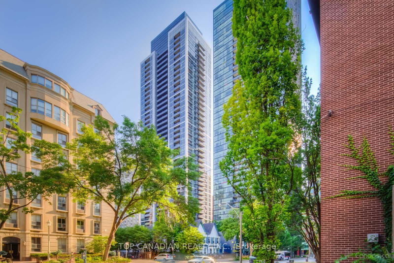  402 - 28 Ted Rogers Way  Toronto, M4Y 2W7 | Image 1