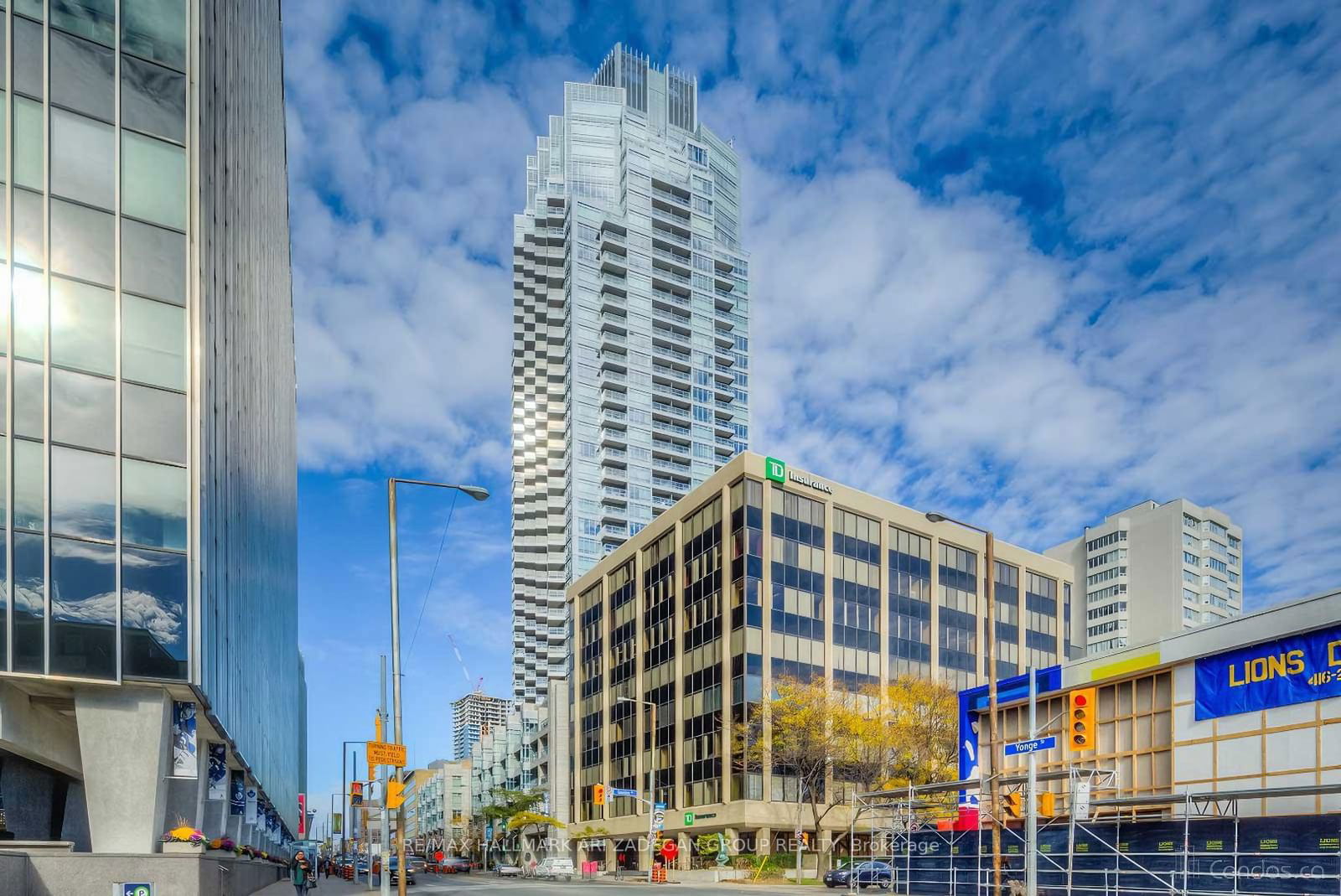 Building in 2191 Yonge Street