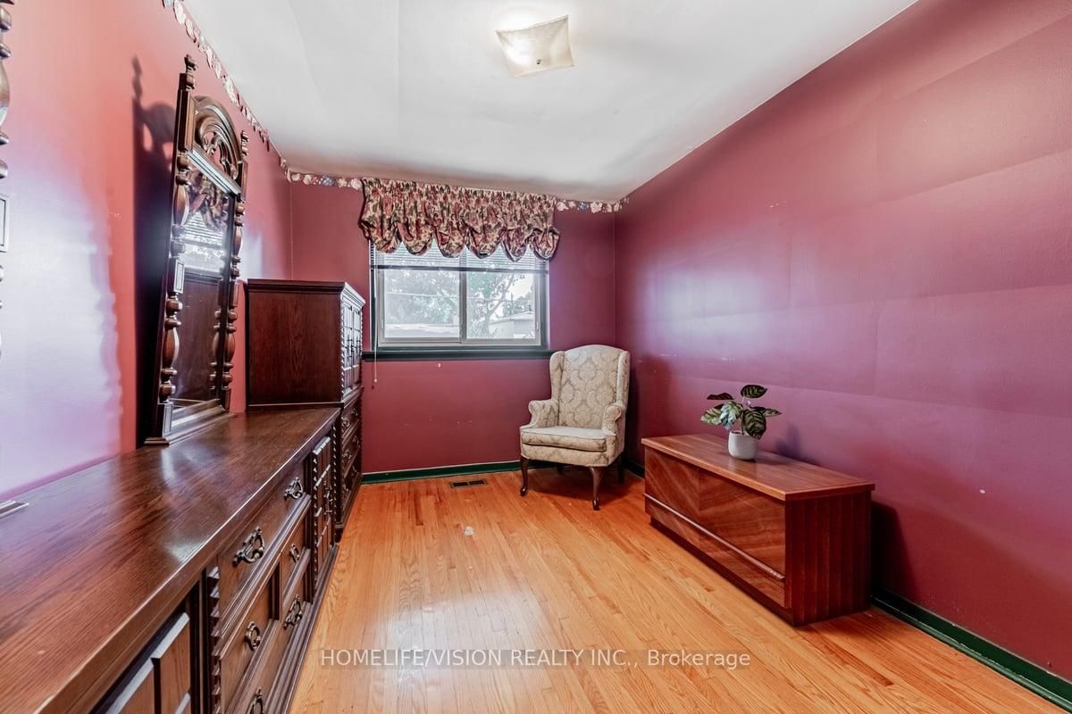 Listing Image 8