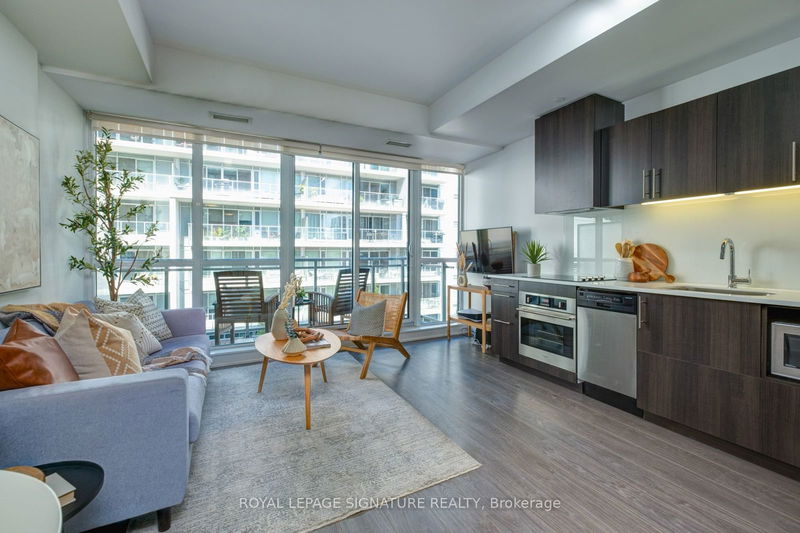 home for sale on 509-508 WELLINGTON Street W