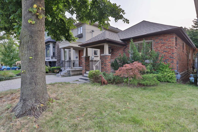 22 Whitewood Rd  Toronto, M4S 2X7 | Image 2