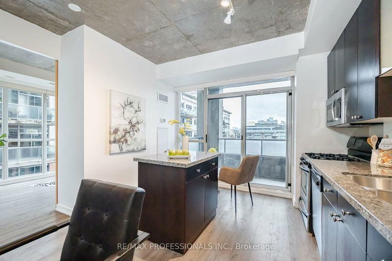  727 - 1 Shaw St  Toronto, M6K 0A1 | Image 11