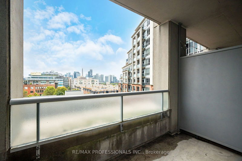  727 - 1 Shaw St  Toronto, M6K 0A1 | Image 25