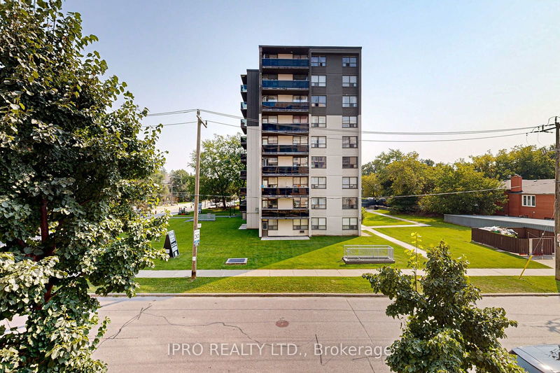  203 - 4200 Bathurst St  Toronto, M3H 6C7 | Image 2