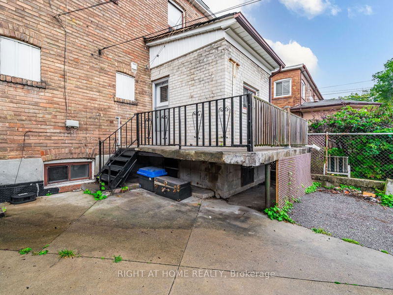 15 Regal Rd  Toronto, M6H 2J5 | Image 23