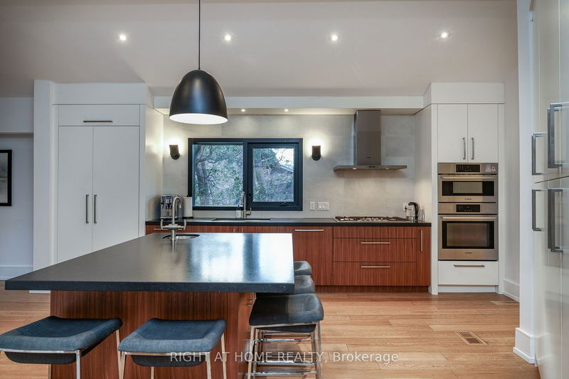 20 Lower LInks Rd  Toronto, M2P 1H6 | Image 15