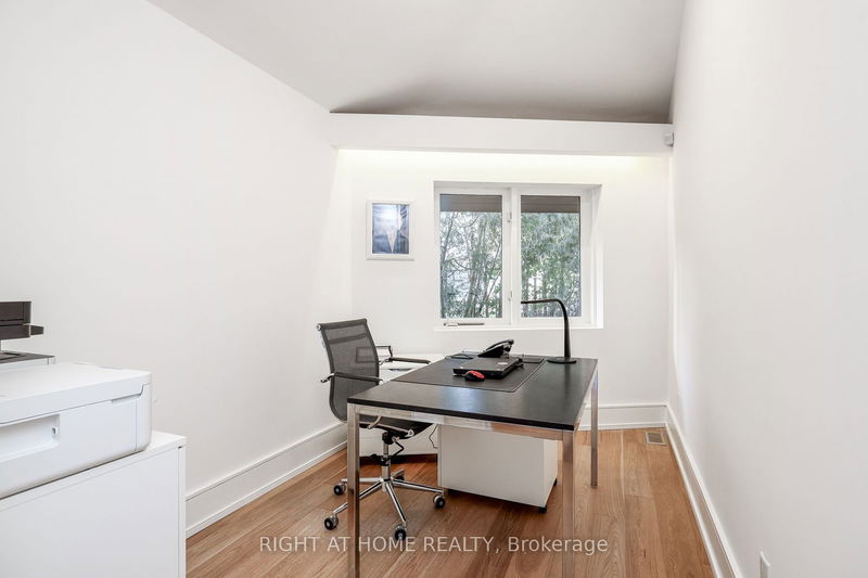 20 Lower LInks Rd  Toronto, M2P 1H6 | Image 20