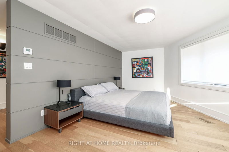 20 Lower LInks Rd  Toronto, M2P 1H6 | Image 21