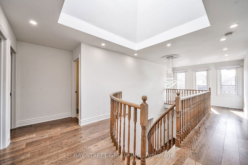 222 Hollywood Ave  Toronto, M2N 3K6 | Image 12