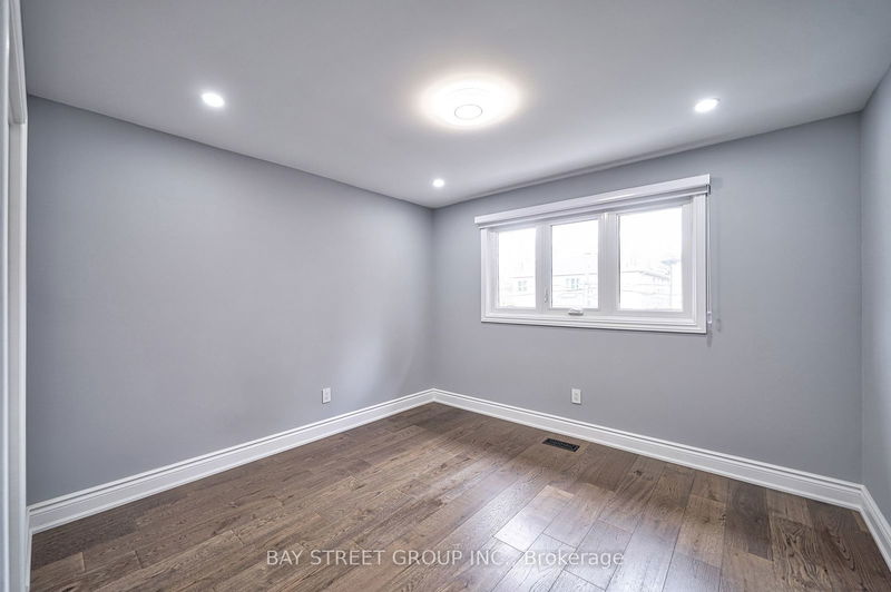 222 Hollywood Ave  Toronto, M2N 3K6 | Image 16