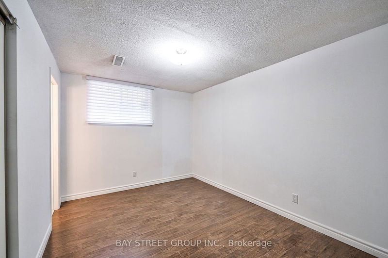 222 Hollywood Ave  Toronto, M2N 3K6 | Image 24