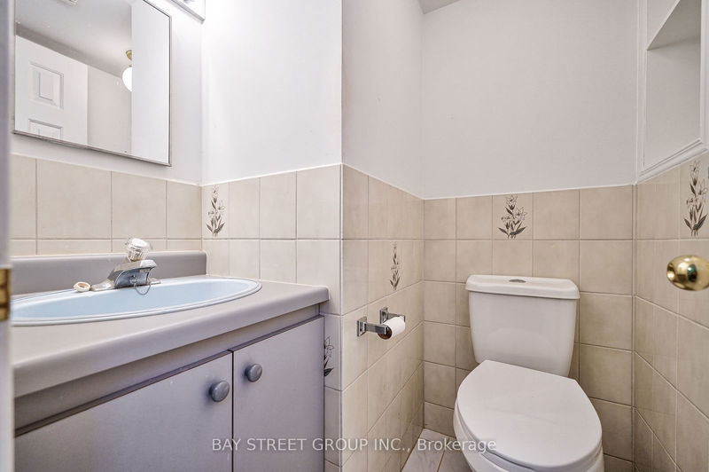 222 Hollywood Ave  Toronto, M2N 3K6 | Image 26