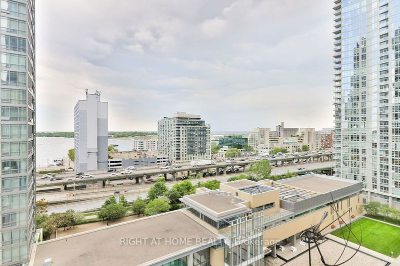  1211 - 3 Navy Wharf Crt  Toronto, M5V 3V1 | Image 11