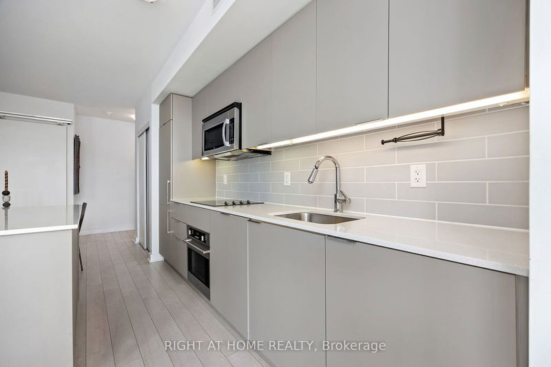  426 - 5 Hanna Ave  Toronto, M6K 0B3 | Image 12