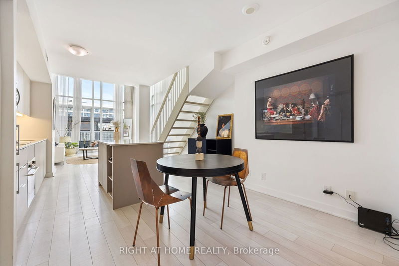  426 - 5 Hanna Ave  Toronto, M6K 0B3 | Image 2