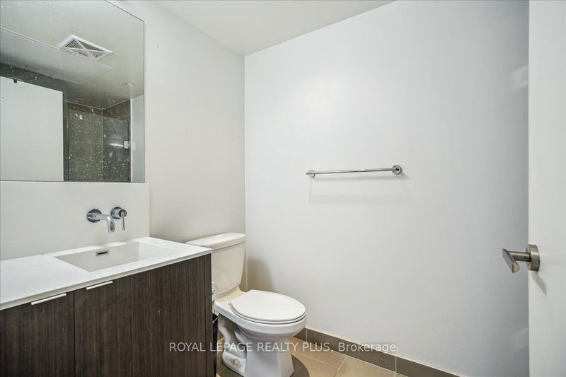  1010 - 100 Harbour St  Toronto, M5J 0B5 | Image 19