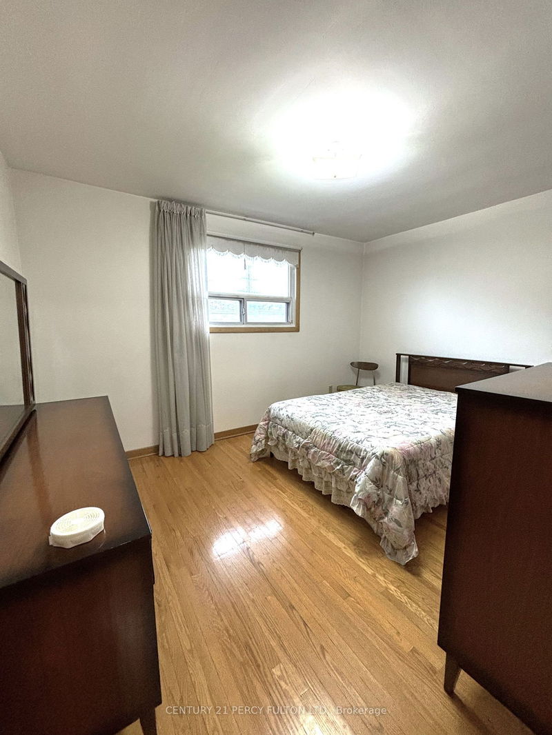 205 Shawnee Circ  Toronto, M2H 2Y3 | Image 18