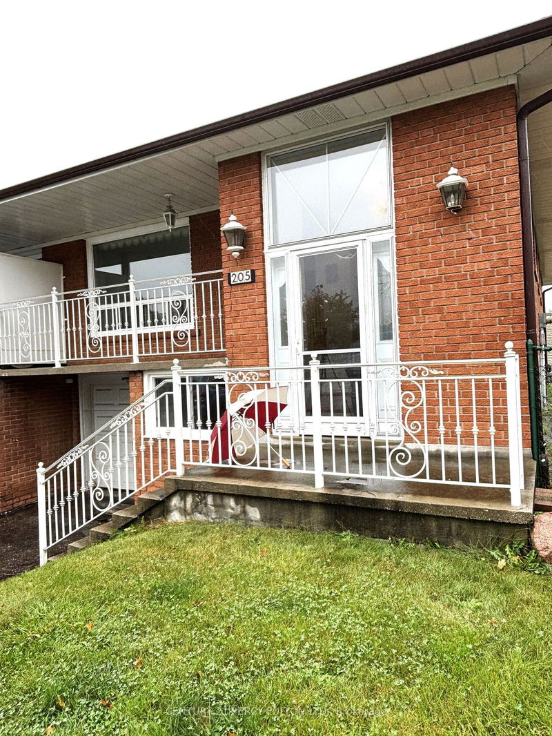 205 Shawnee Circ  Toronto, M2H 2Y3 | Image 3