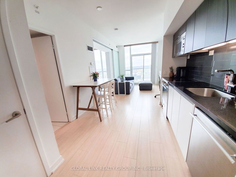 home for lease on 4510-85 Queens Wharf Road