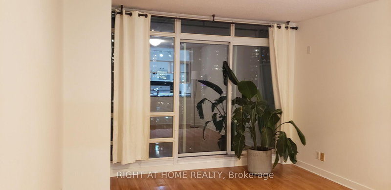 2305 - 397 Front St W, Toronto, M5V 3S1 | Image 2