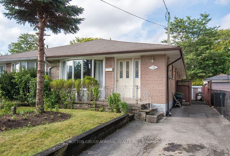 12 Charlemagne Dr  Toronto, M2N 4H8 | Image 2