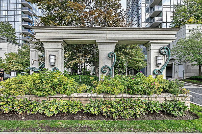  310 - 15 Greenview Ave  Toronto, M2M 4M7 | Image 3