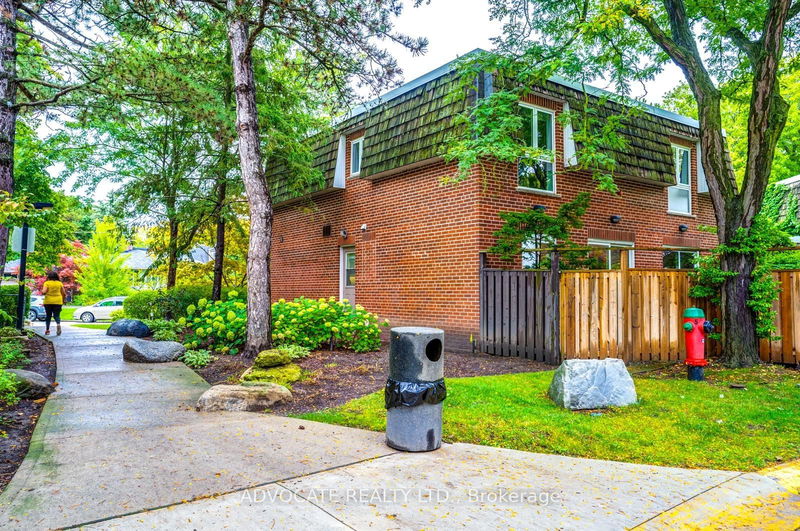 16 Rollscourt Dr  Toronto, M2L 1X5 | Image 37