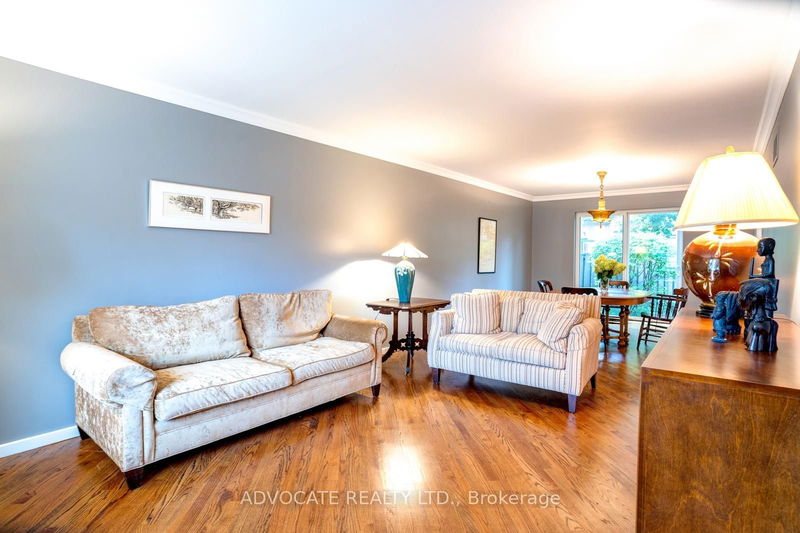 16 Rollscourt Dr  Toronto, M2L 1X5 | Image 7