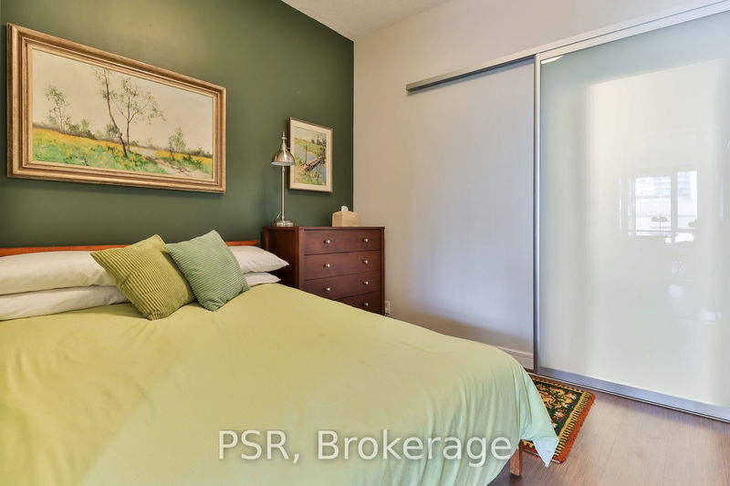  532 - 112 George St  Toronto, M5A 2M5 | Image 24