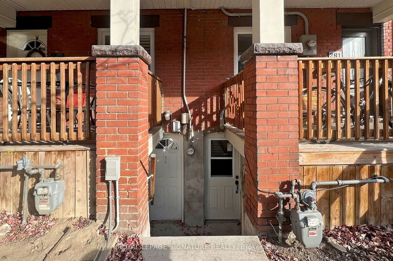 home for lease on Lower-291A Markham Street