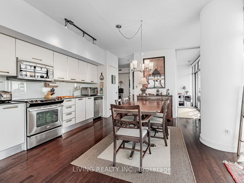  2604 - 33 Charles St E Toronto, M4Y 0B7 | Image 3